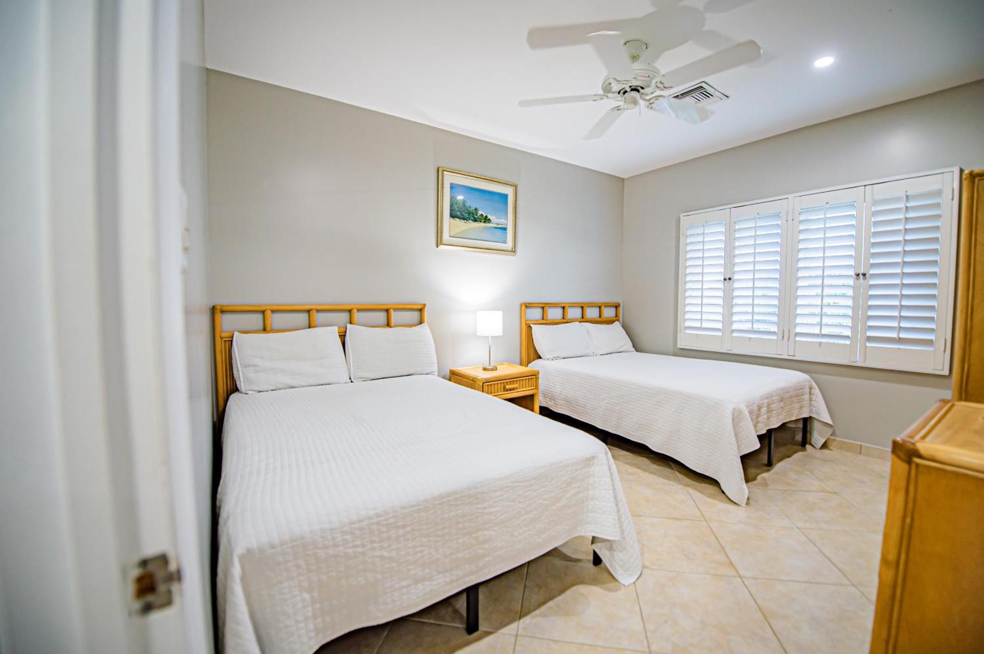 Seven Mile Beach Resort George Town Kültér fotó