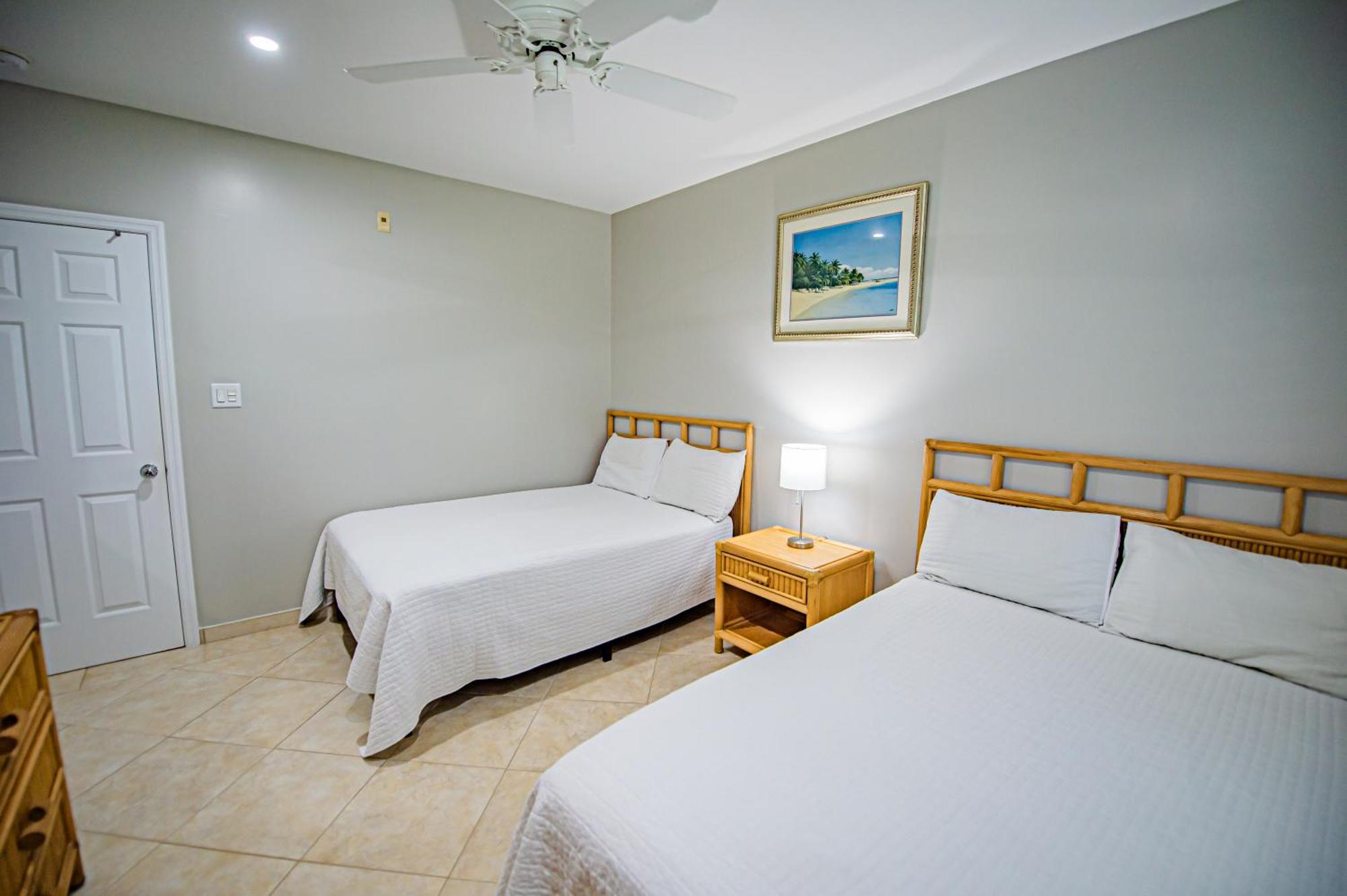 Seven Mile Beach Resort George Town Kültér fotó